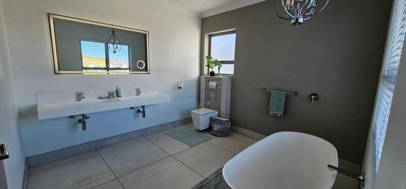 3 Bedroom Property for Sale in Calypso Beach Western Cape